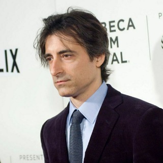 Логотип noah_baumbach