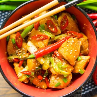 Логотип канала chinefood_web