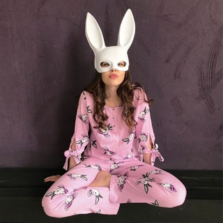 Логотип канала betty_and_rabbit