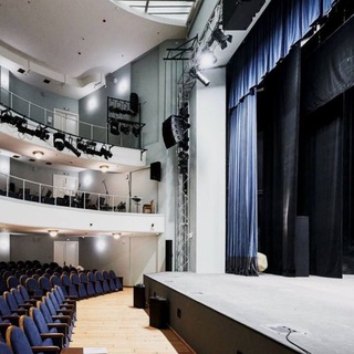Логотип канала theatrcenter