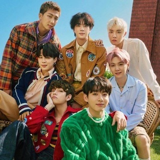 Логотип bts_moment_ir