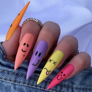 Логотип looks_nails