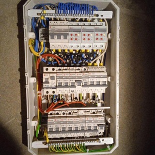 Логотип канала elektrikvlobne