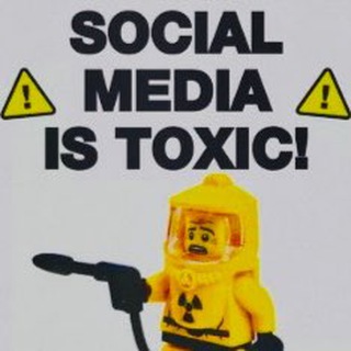 Логотип socialmediatoxic