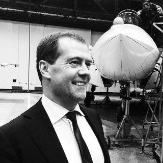Логотип medvedev_teiegram