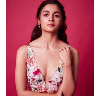 Логотип канала aliabhatt_official