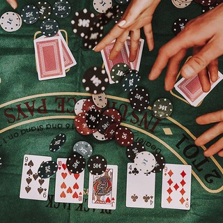 Логотип канала paroli_poker