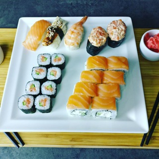 Логотип канала schoolsushi