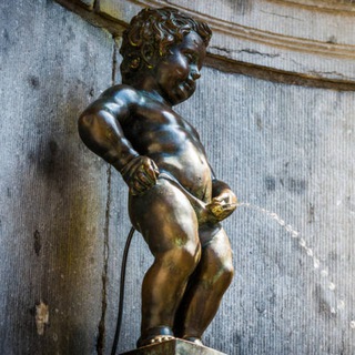 Логотип manneken_pis