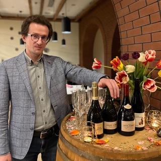 Логотип канала maksimsommelier