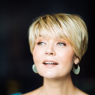 Логотип juliamenshovajulia