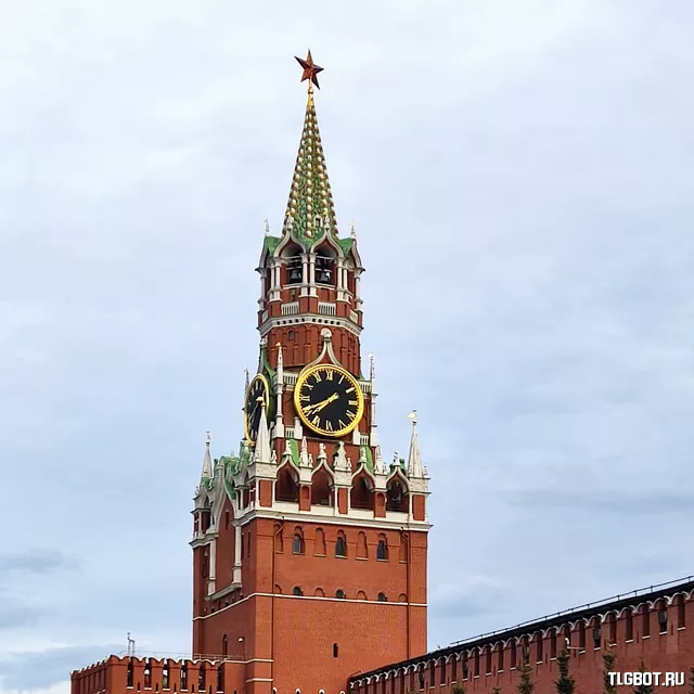 Московский кремль башня слов. Kremlin Clock. Часы Кремля фото. Обои на рабочий стол Кремль часы. Сколько раз Никольская башня горела.